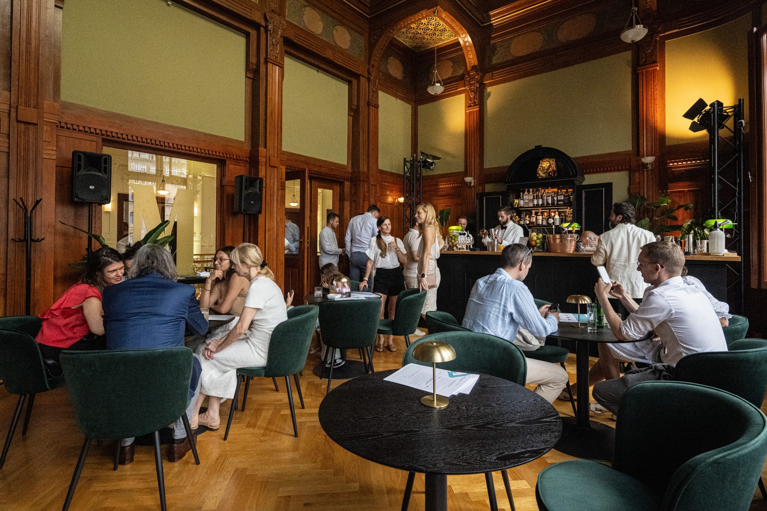 RockawayX na letošním MFF KV: Cocktail párty v Paláci Sparkasse