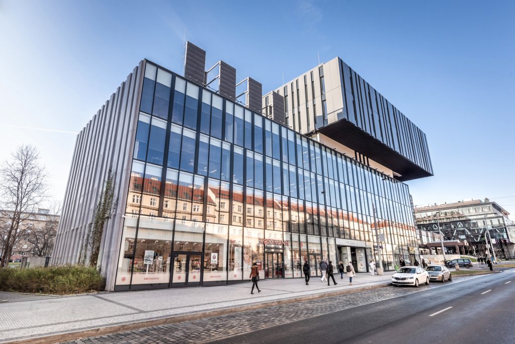 Rockaway Capital prodává své podíly ve společnostech Heureka Group a FAST ČR investičním skupinám EC Investments a PPF. Naopak posiluje ve Vivantisu koupí podílu od PPF Rockaway Capital prodává své podíly ve společnostech Heureka Group a FAST ČR investičním skupinám EC Investments a PPF. Naopak posiluje ve Vivantisu koupí podílu od PPF